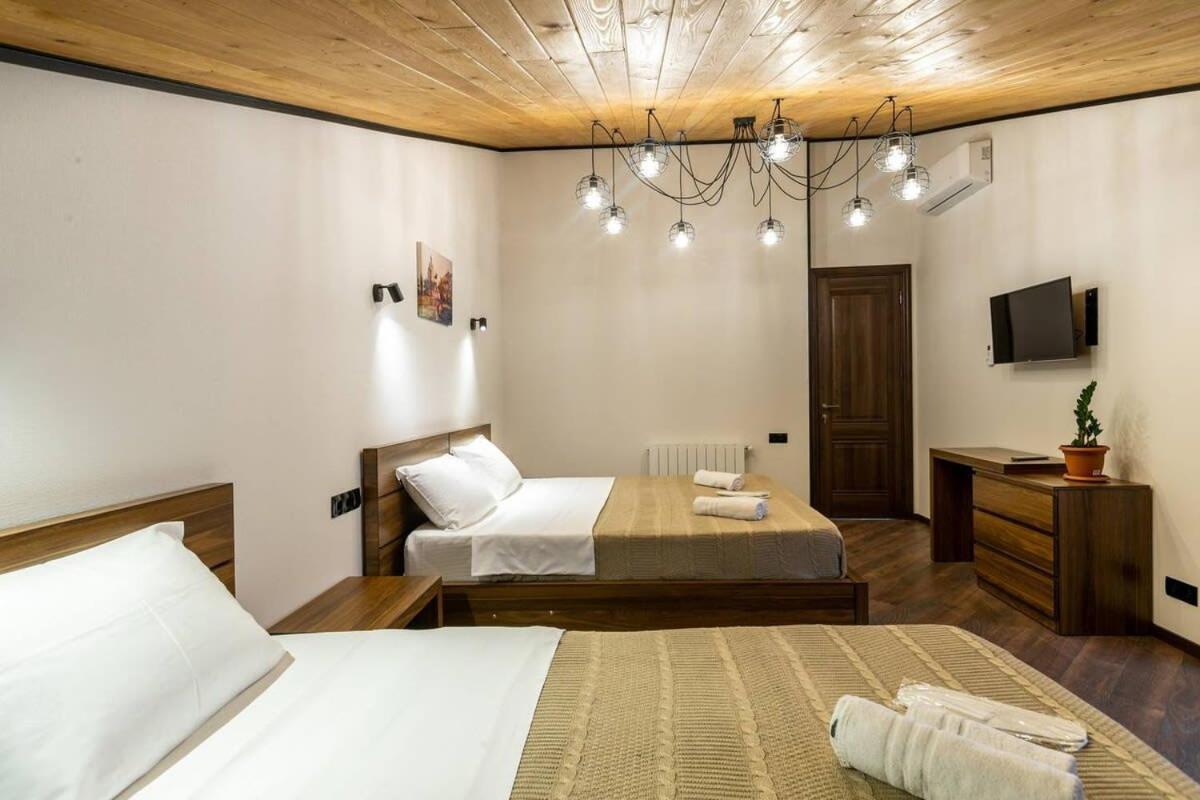3Br Apt W Huge Terrace & Magnificent Views Tbilisi Exterior photo